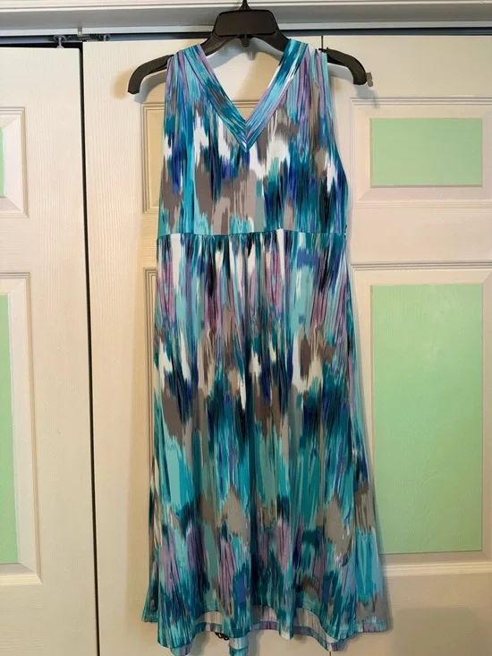 New Directions Teal & Aqua Beaded V-Neck Top - Picture 2 of 6